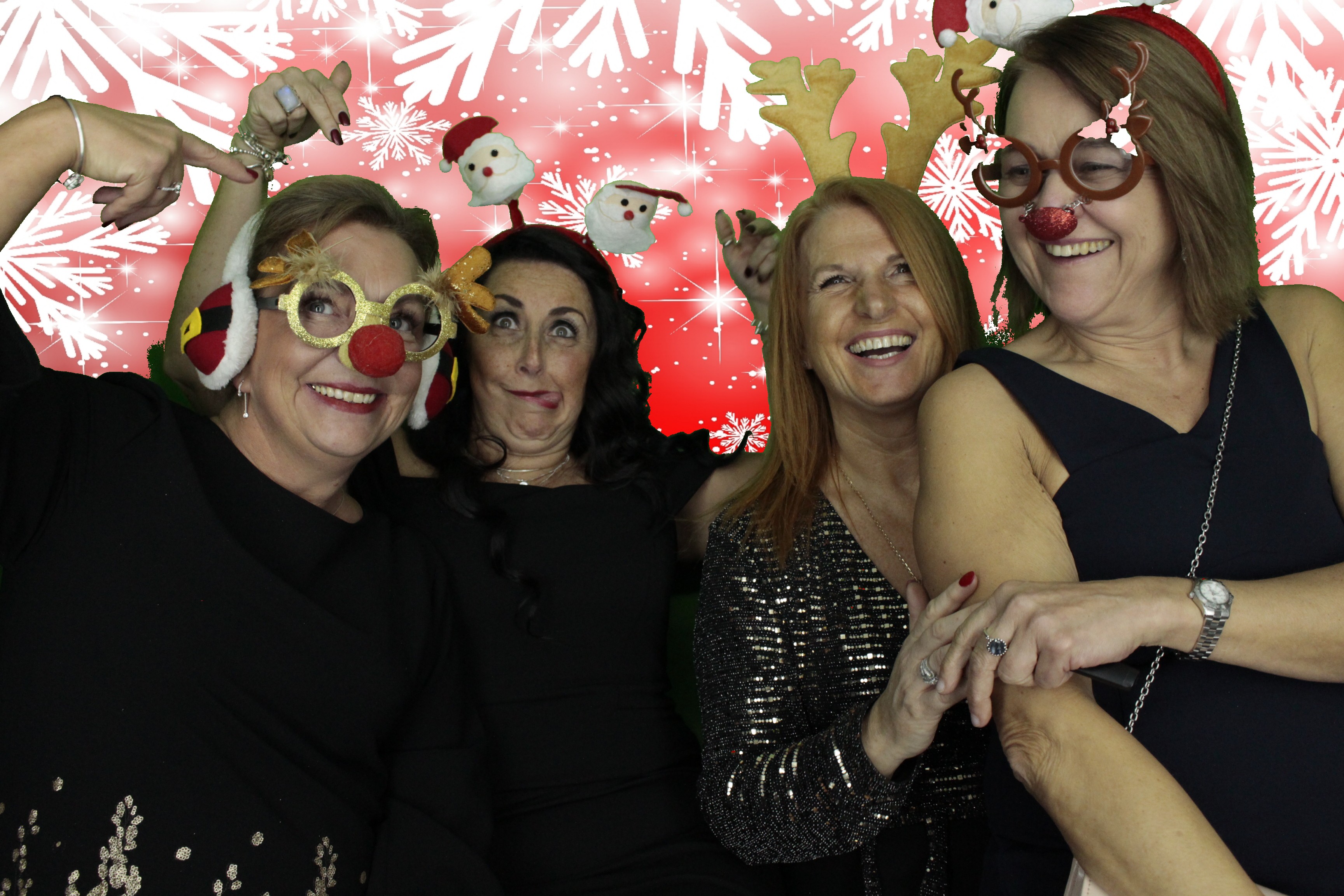 Silvermere Christmas Party | View more photos from the event at gallery.myphotoboothexperience.co.uk/u/MyPhotoBoothExperienceLtd/Silvermere-Christmas-Party-3
